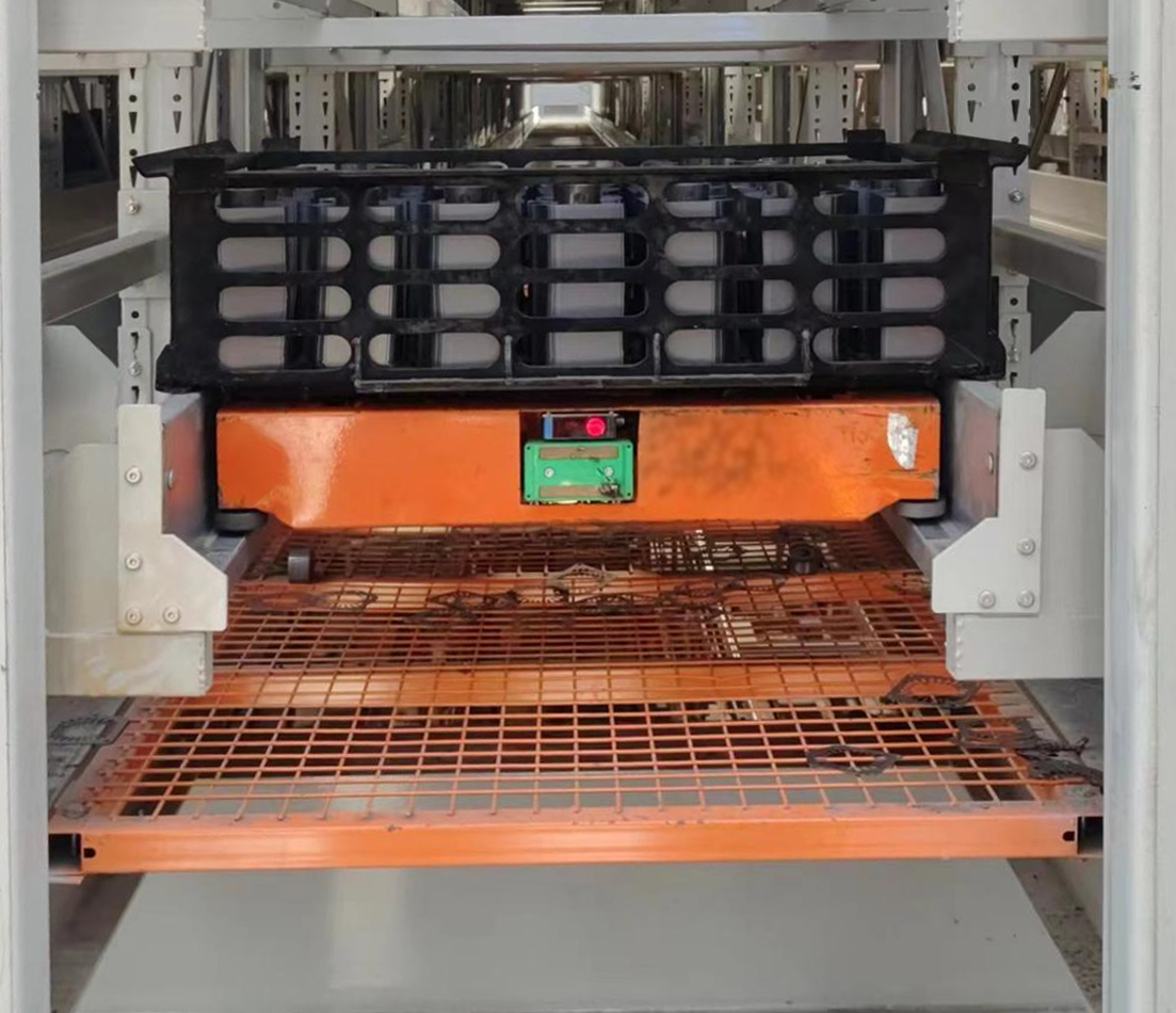 四向穿梭車(chē)